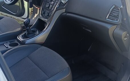 Opel Astra J, 2011 год, 499 999 рублей, 10 фотография