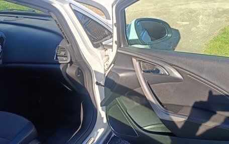 Opel Astra J, 2011 год, 499 999 рублей, 9 фотография