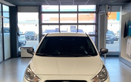 Hyundai Solaris II рестайлинг, 2012 год, 600 000 рублей, 3 фотография