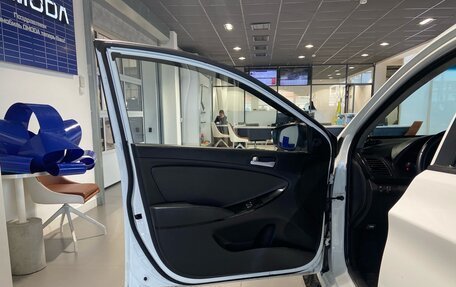 Hyundai Solaris II рестайлинг, 2012 год, 600 000 рублей, 14 фотография