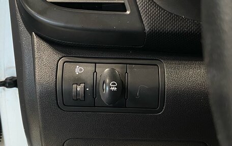 Hyundai Solaris II рестайлинг, 2012 год, 600 000 рублей, 18 фотография