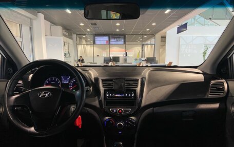 Hyundai Solaris II рестайлинг, 2012 год, 600 000 рублей, 25 фотография