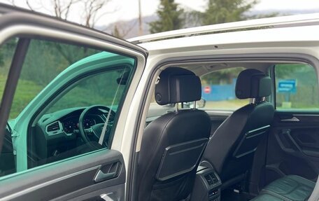 Volkswagen Tiguan II, 2019 год, 3 100 000 рублей, 6 фотография