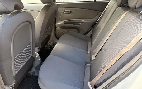 KIA Rio II, 2011 год, 669 000 рублей, 17 фотография