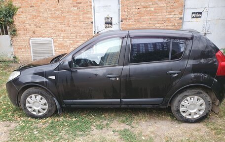 Renault Sandero I, 2011 год, 530 000 рублей, 2 фотография