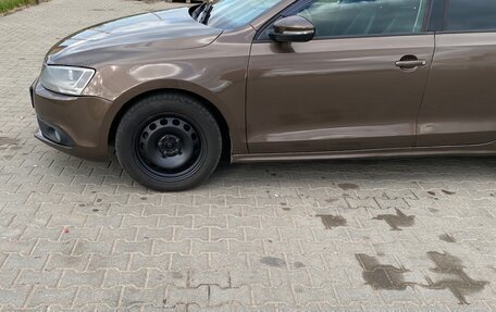 Volkswagen Jetta VI, 2011 год, 1 050 000 рублей, 3 фотография