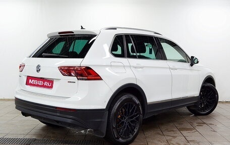 Volkswagen Tiguan II, 2018 год, 1 930 000 рублей, 3 фотография