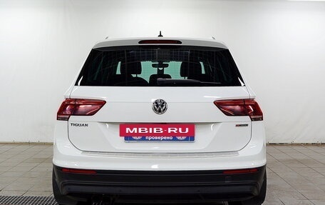 Volkswagen Tiguan II, 2018 год, 1 930 000 рублей, 7 фотография