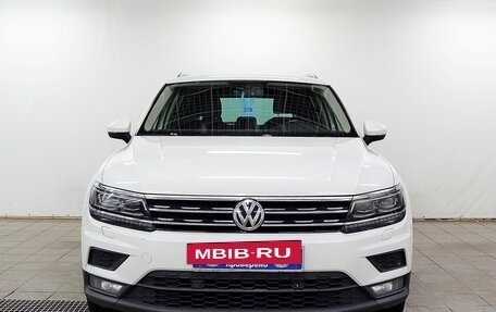 Volkswagen Tiguan II, 2018 год, 1 930 000 рублей, 6 фотография