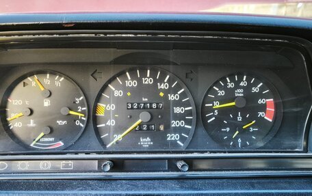 Mercedes-Benz 190 (W201), 1983 год, 100 000 рублей, 10 фотография