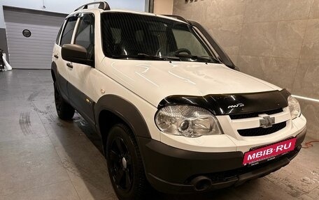 Chevrolet Niva I рестайлинг, 2016 год, 629 000 рублей, 3 фотография