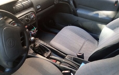 Opel Omega B, 1994 год, 250 000 рублей, 4 фотография