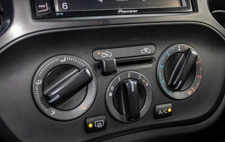Nissan Juke II, 2011 год, 830 000 рублей, 15 фотография