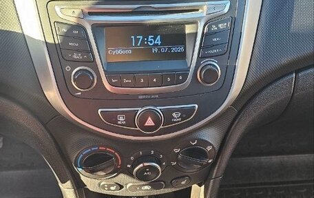 Hyundai Solaris II рестайлинг, 2016 год, 919 000 рублей, 13 фотография