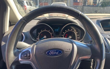 Ford Fiesta, 2015 год, 830 000 рублей, 4 фотография