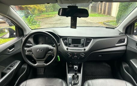 Hyundai Solaris II рестайлинг, 2017 год, 1 199 000 рублей, 5 фотография