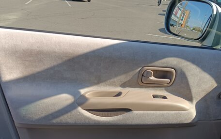 Nissan Serena II, 2002 год, 740 000 рублей, 10 фотография