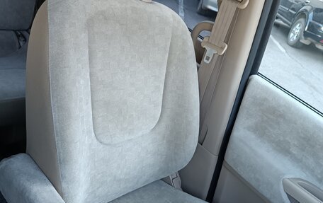 Nissan Serena II, 2002 год, 740 000 рублей, 21 фотография