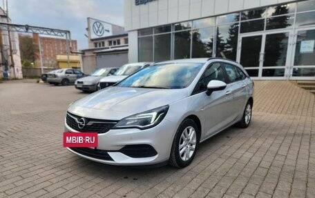 Opel Astra K, 2020 год, 1 450 000 рублей, 3 фотография