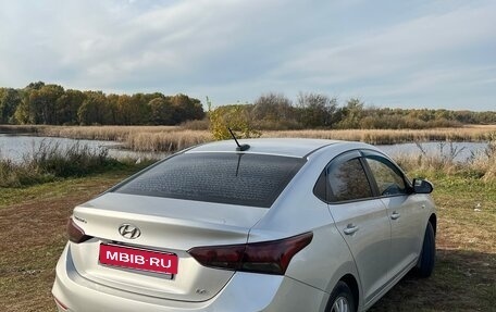Hyundai Solaris II рестайлинг, 2017 год, 1 200 000 рублей, 3 фотография