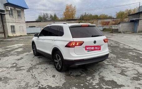 Volkswagen Tiguan II, 2017 год, 2 400 000 рублей, 3 фотография