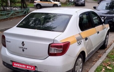 Renault Logan II, 2015 год, 400 000 рублей, 1 фотография