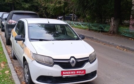 Renault Logan II, 2015 год, 400 000 рублей, 2 фотография