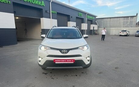 Toyota RAV4, 2017 год, 2 400 000 рублей, 3 фотография