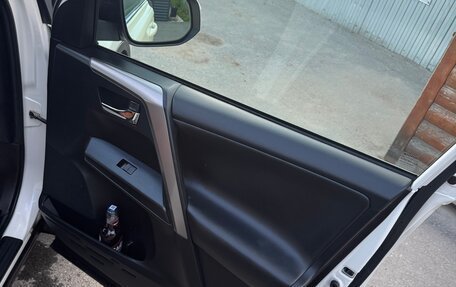 Toyota RAV4, 2017 год, 2 400 000 рублей, 15 фотография