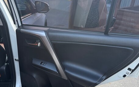 Toyota RAV4, 2017 год, 2 400 000 рублей, 14 фотография