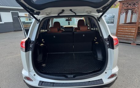 Toyota RAV4, 2017 год, 2 400 000 рублей, 22 фотография