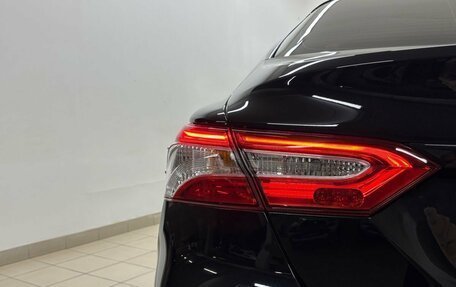 Toyota Camry, 2021 год, 3 395 000 рублей, 10 фотография