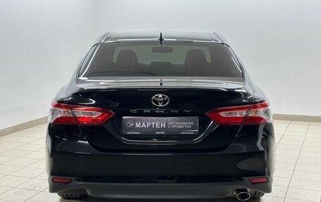 Toyota Camry, 2021 год, 3 395 000 рублей, 5 фотография
