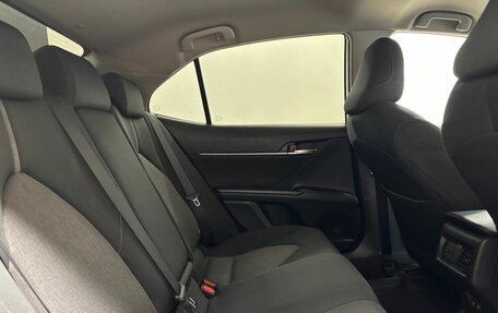 Toyota Camry, 2021 год, 3 395 000 рублей, 12 фотография