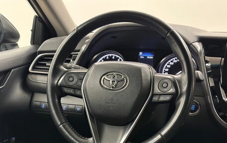 Toyota Camry, 2021 год, 3 395 000 рублей, 17 фотография