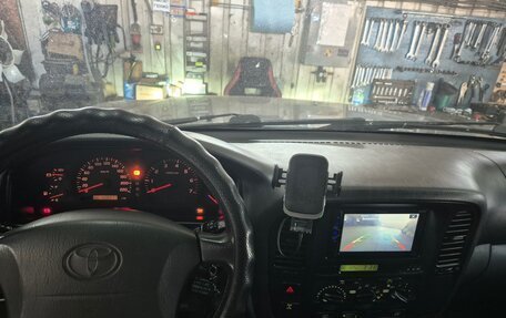 Toyota Land Cruiser 100 рестайлинг 2, 1998 год, 1 000 000 рублей, 12 фотография