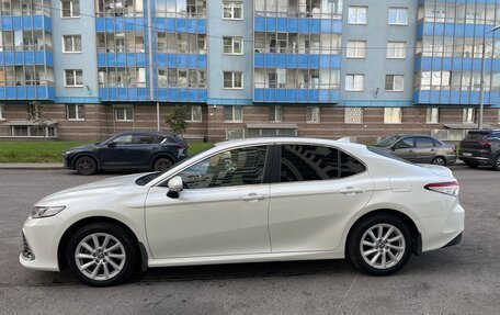 Toyota Camry, 2022 год, 2 450 000 рублей, 2 фотография