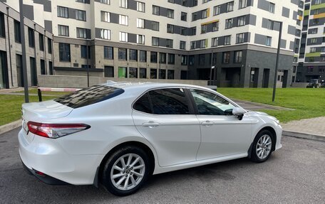 Toyota Camry, 2022 год, 2 450 000 рублей, 3 фотография