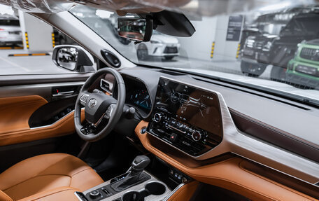 Toyota Highlander, 2025 год, 6 150 000 рублей, 3 фотография