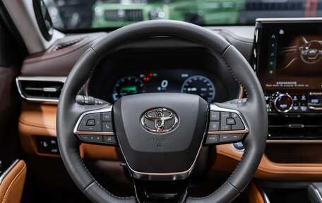 Toyota Highlander, 2025 год, 6 150 000 рублей, 14 фотография