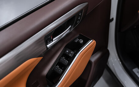 Toyota Highlander, 2025 год, 6 150 000 рублей, 24 фотография