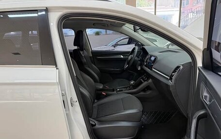 Skoda Karoq I, 2021 год, 2 100 000 рублей, 21 фотография