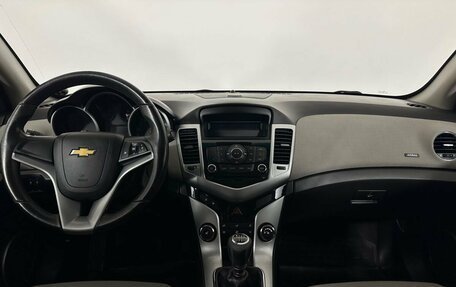 Chevrolet Cruze II, 2011 год, 650 000 рублей, 6 фотография