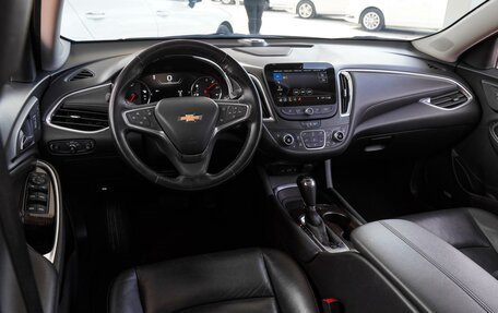 Chevrolet Malibu IX, 2020 год, 2 179 000 рублей, 6 фотография