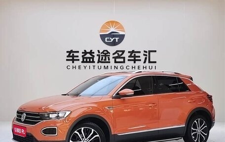 Volkswagen T-Roc I, 2023 год, 1 700 000 рублей, 1 фотография