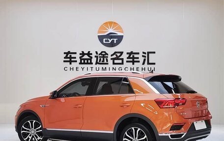 Volkswagen T-Roc I, 2023 год, 1 700 000 рублей, 9 фотография