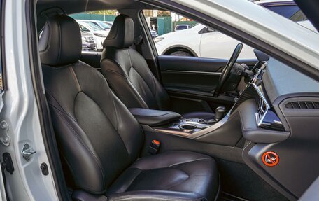 Toyota Camry, 2019 год, 2 900 000 рублей, 8 фотография