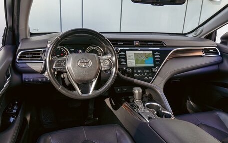 Toyota Camry, 2019 год, 2 900 000 рублей, 6 фотография