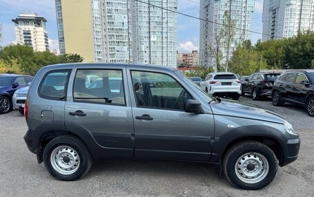 Chevrolet Niva I рестайлинг, 2019 год, 685 000 рублей, 11 фотография