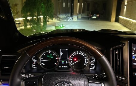 Toyota Land Cruiser 200, 2016 год, 5 950 000 рублей, 8 фотография